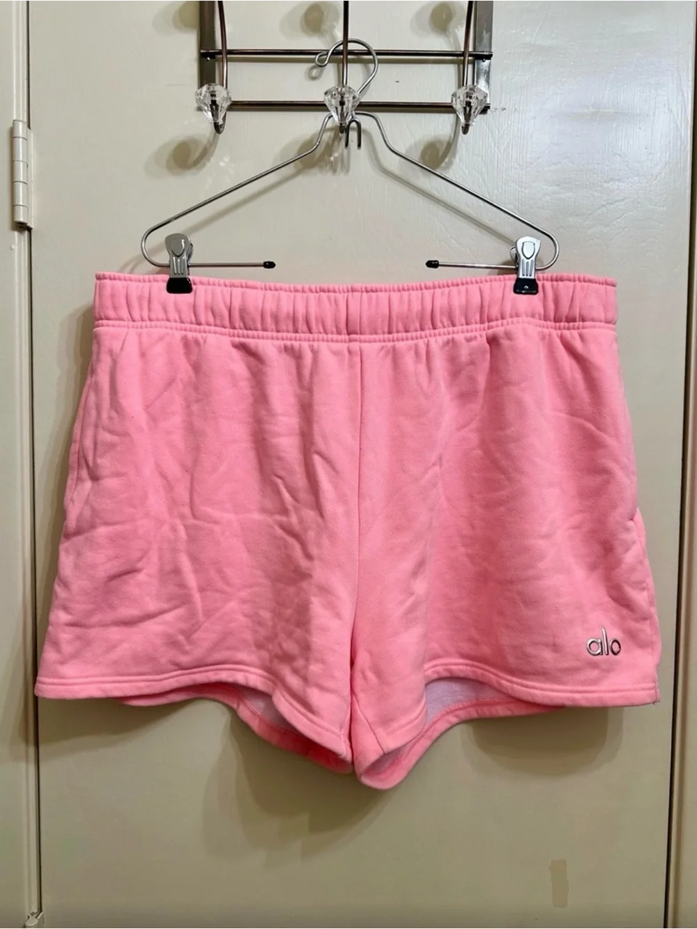ALO Yoga Accolade sweat shorts BUBBLEGUM PINK L